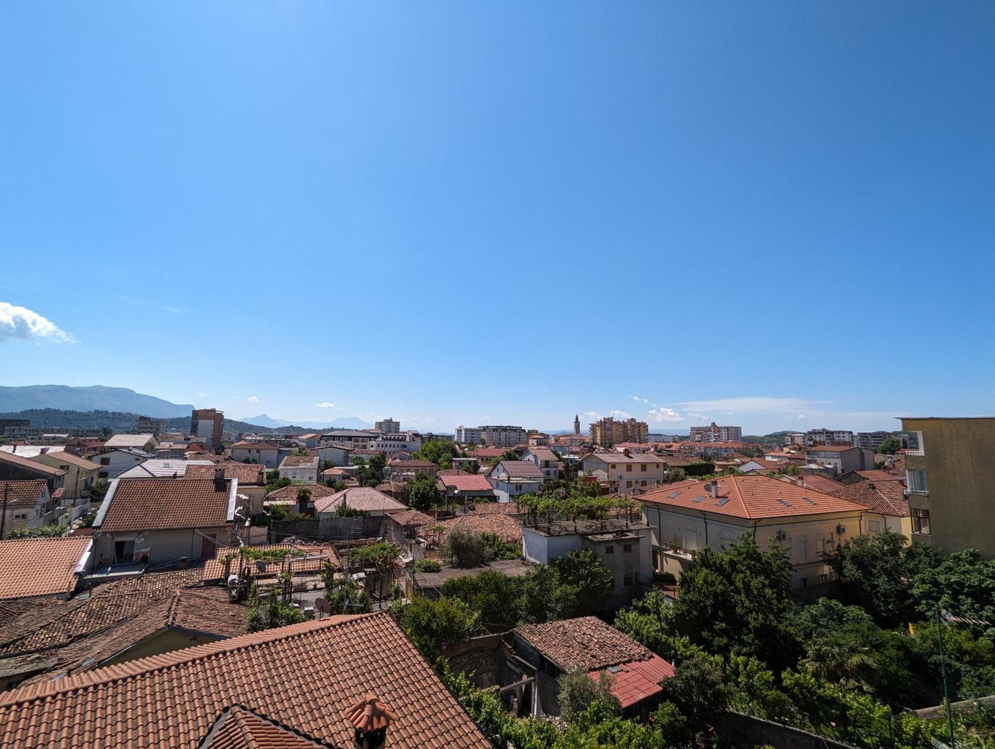 Tias Hostel Shkodër Exterior foto